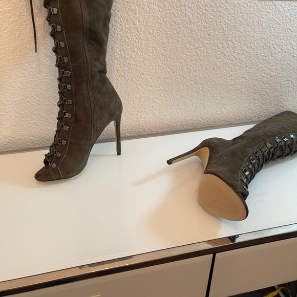 NWB STEVE MADDEN OLIVE GREEN KINNON TALL PEEP TOE BOOTS - Picture 5 of 10